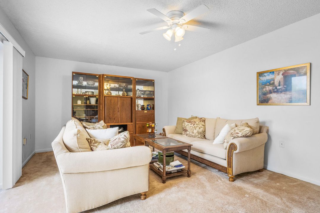 For Sale: $240,000 (2 beds, 2 baths, 1170 Square Feet)