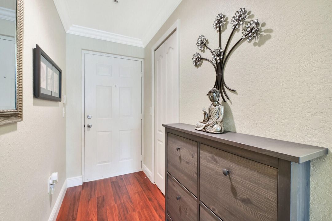 Active With Contract: $2,500 (2 beds, 2 baths, 1309 Square Feet)