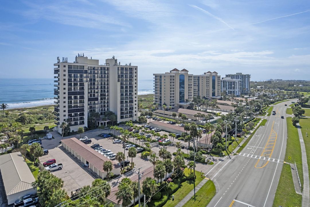 Active With Contract: $449,999 (2 beds, 2 baths, 1207 Square Feet)