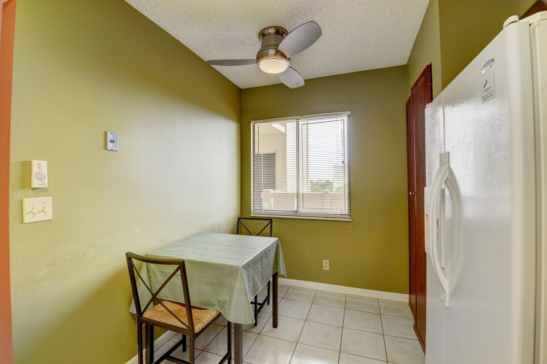 Active With Contract: $3,200 (2 beds, 2 baths, 1230 Square Feet)