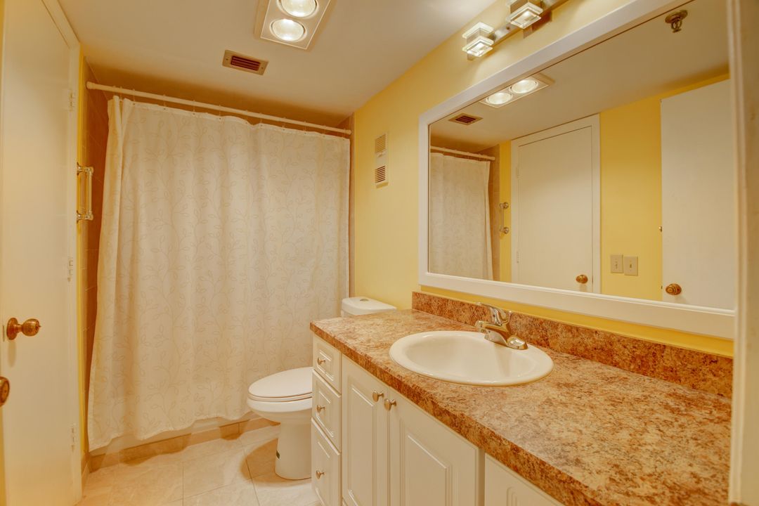 Active With Contract: $3,200 (2 beds, 2 baths, 1230 Square Feet)