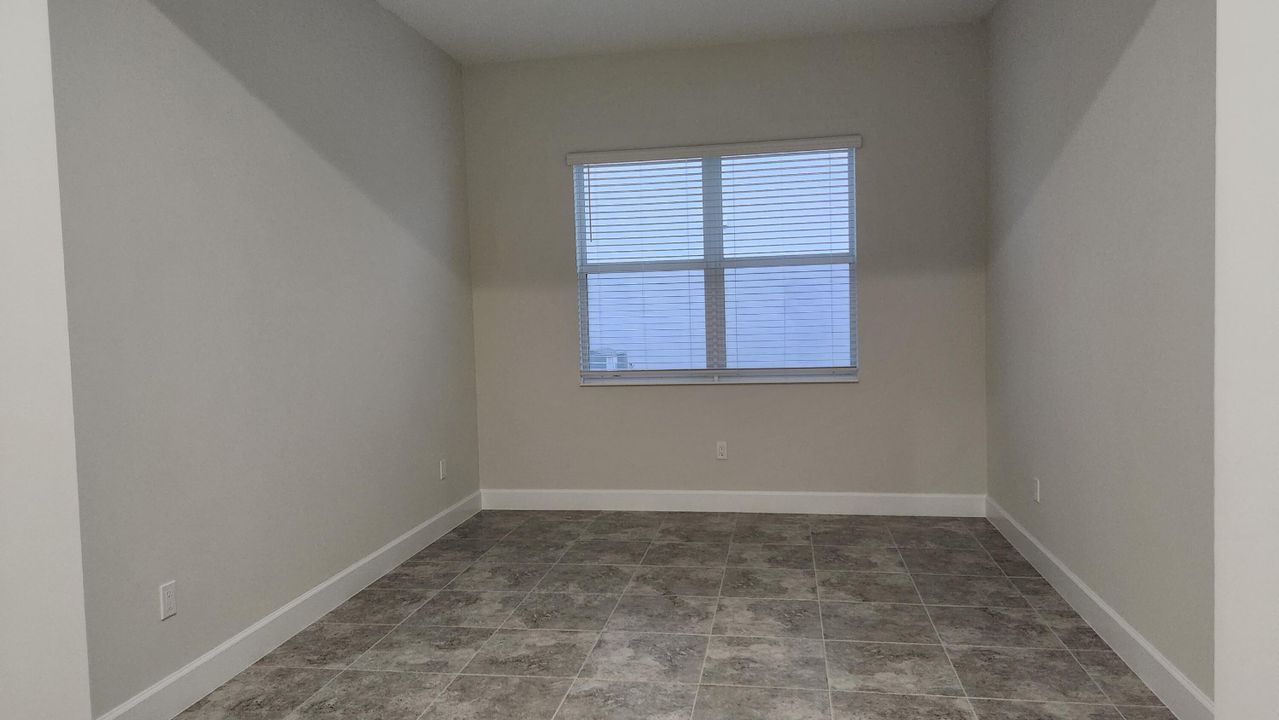 Active With Contract: $3,700 (3 beds, 2 baths, 2324 Square Feet)