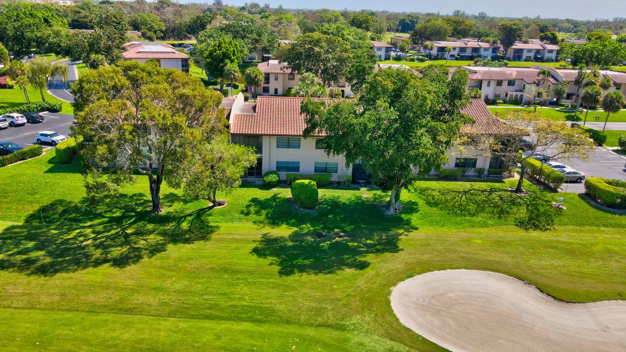 Active With Contract: $3,000 (2 beds, 2 baths, 1216 Square Feet)