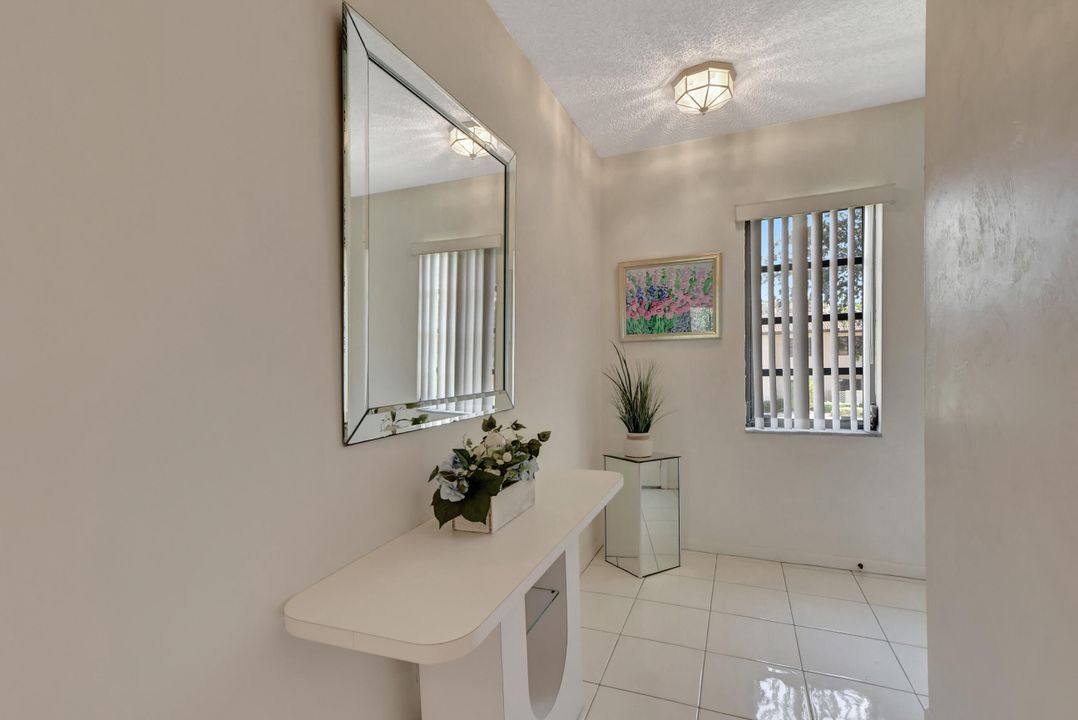 Active With Contract: $3,000 (2 beds, 2 baths, 1216 Square Feet)