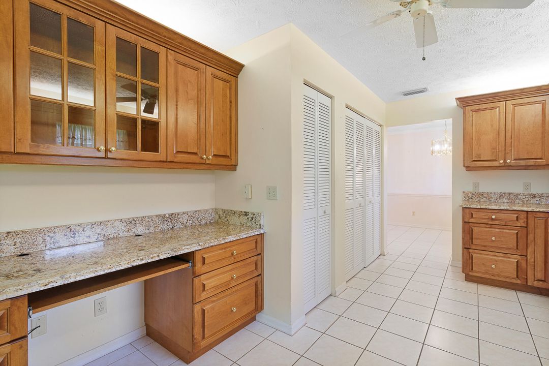 For Sale: $335,000 (2 beds, 2 baths, 1704 Square Feet)