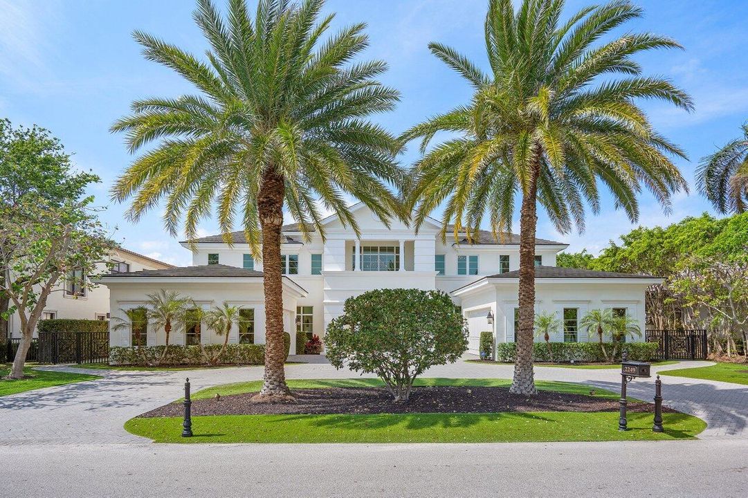 For Sale: $10,950,000 (5 beds, 7 baths, 7112 Square Feet)