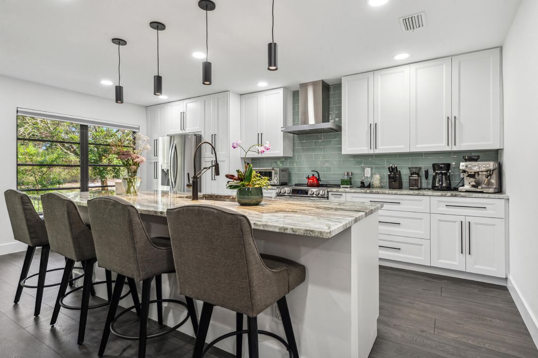 Active With Contract: $1,095,000 (3 beds, 3 baths, 1759 Square Feet)