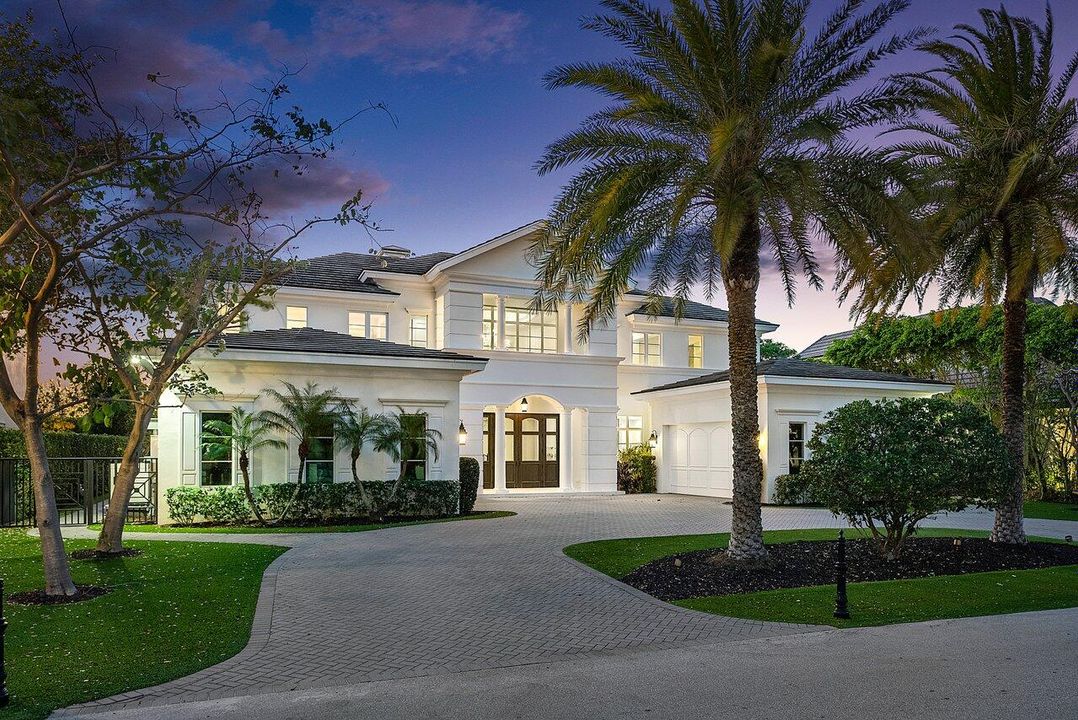For Sale: $10,950,000 (5 beds, 7 baths, 7112 Square Feet)
