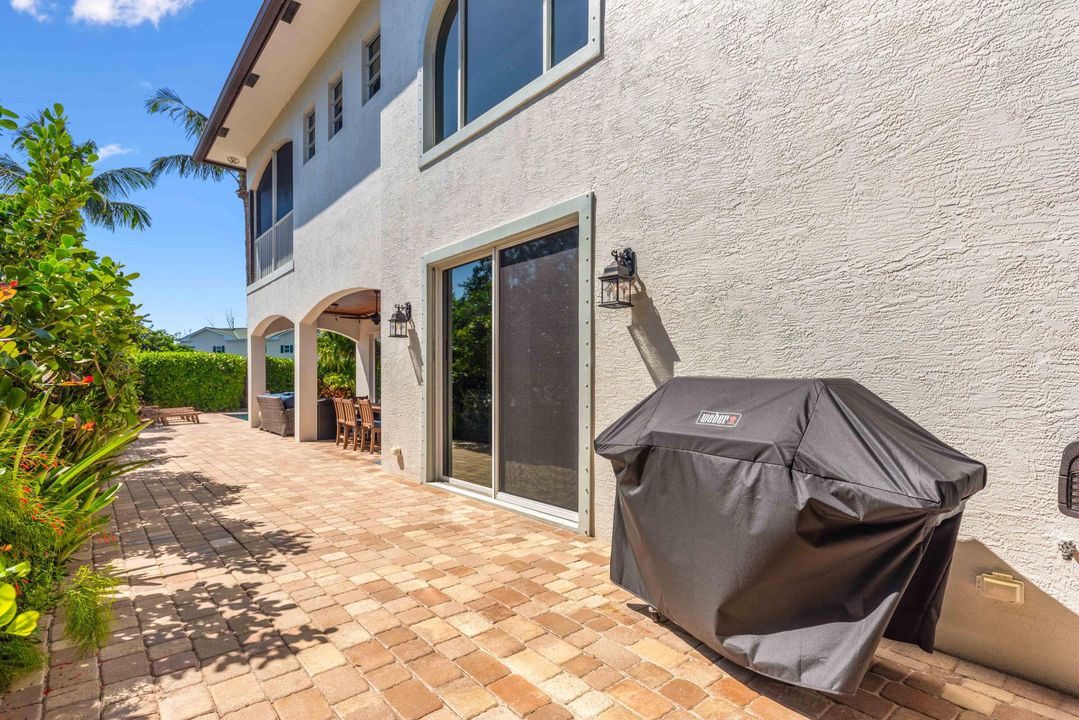 Active With Contract: $2,100,000 (4 beds, 3 baths, 3798 Square Feet)