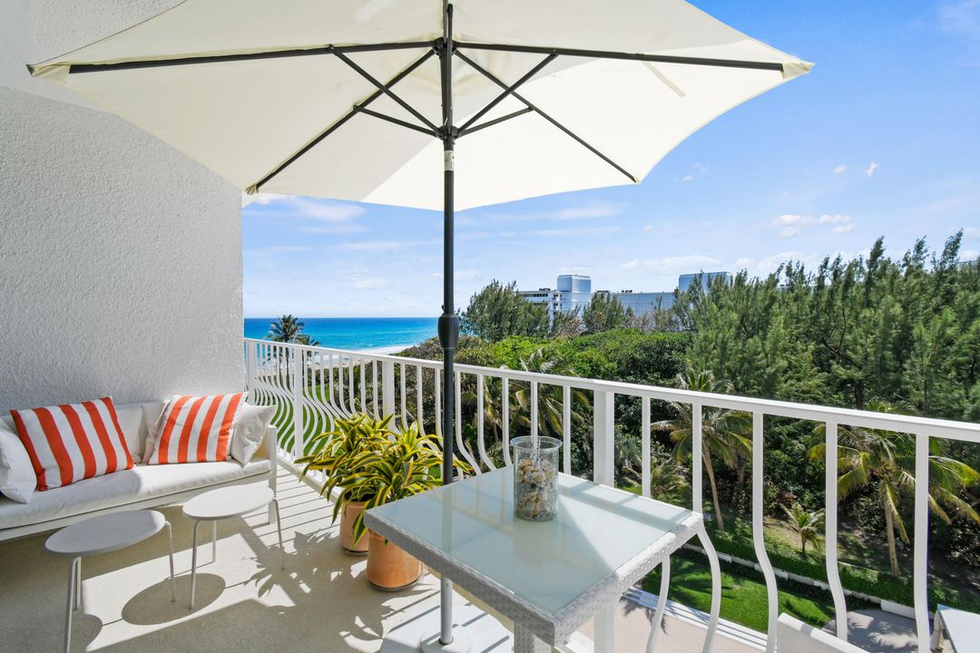 Recently Sold: $1,295,000 (2 beds, 2 baths, 1294 Square Feet)