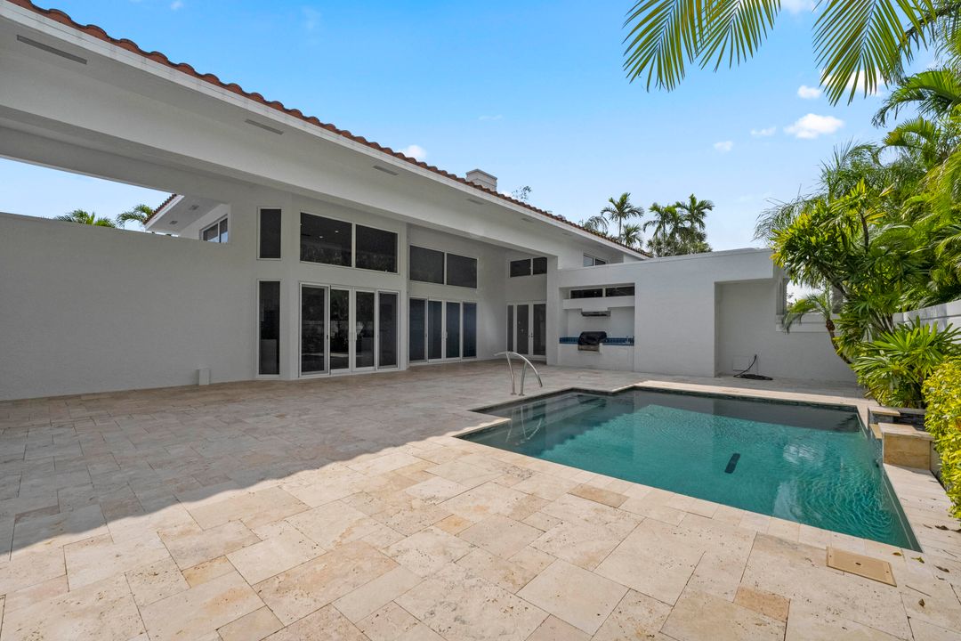 Active With Contract: $2,849,995 (3 beds, 3 baths, 3115 Square Feet)