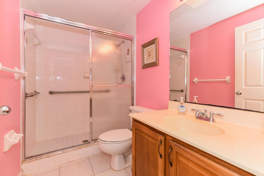 For Sale: $325,000 (2 beds, 2 baths, 1160 Square Feet)