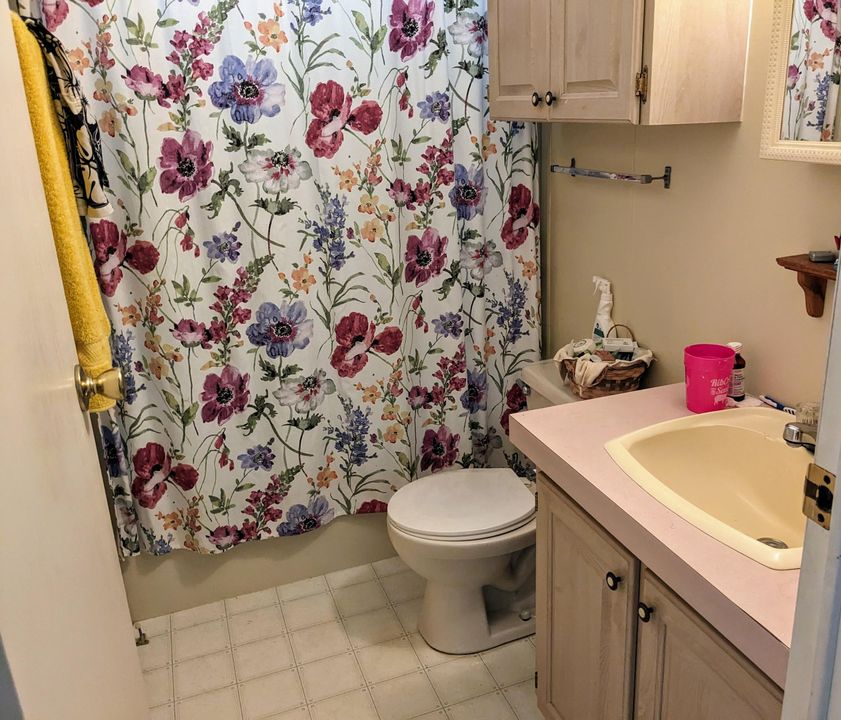 For Sale: $49,000 (2 beds, 2 baths, 1040 Square Feet)