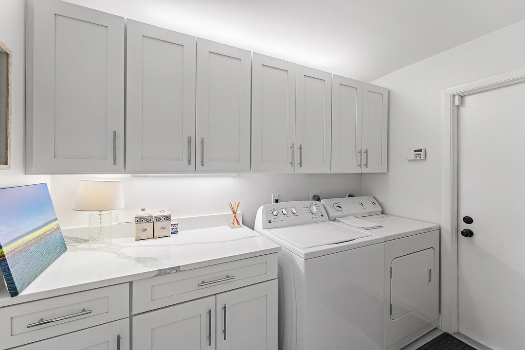 Active With Contract: $1,336,000 (3 beds, 2 baths, 1889 Square Feet)
