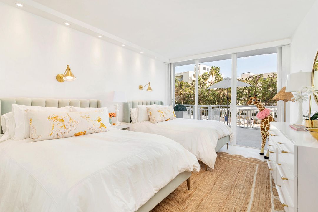 Active With Contract: $1,490,000 (2 beds, 2 baths, 1294 Square Feet)