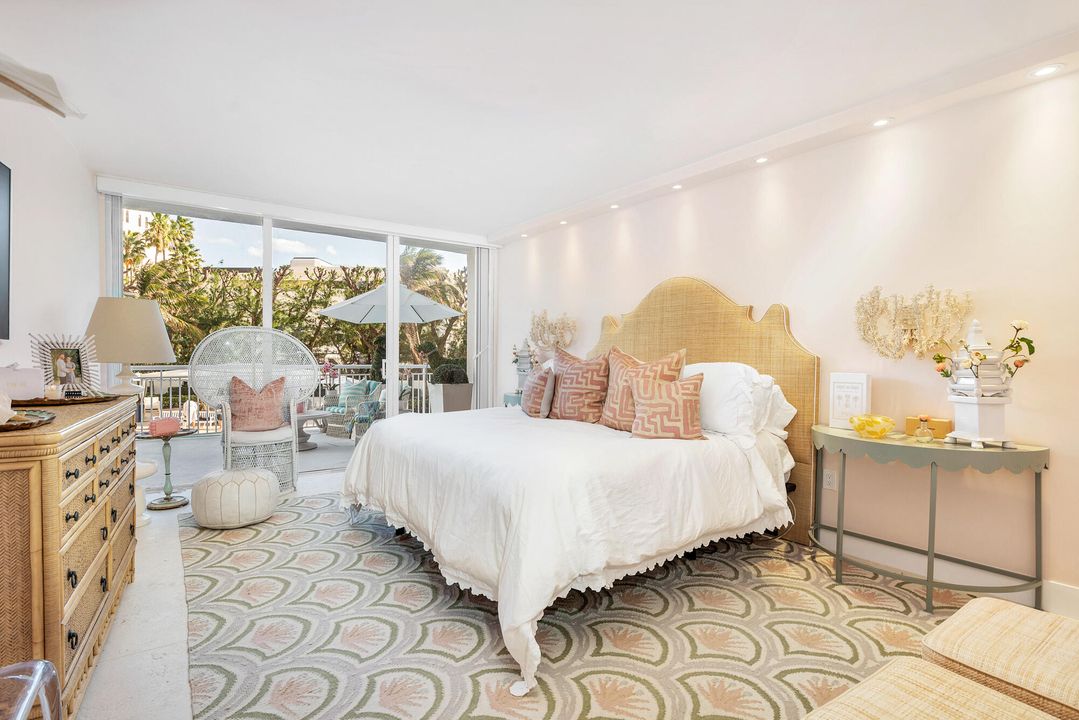 Active With Contract: $1,490,000 (2 beds, 2 baths, 1294 Square Feet)