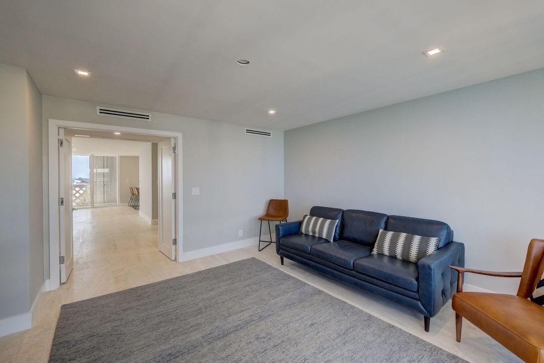 Active With Contract: $1,649,000 (3 beds, 2 baths, 2006 Square Feet)