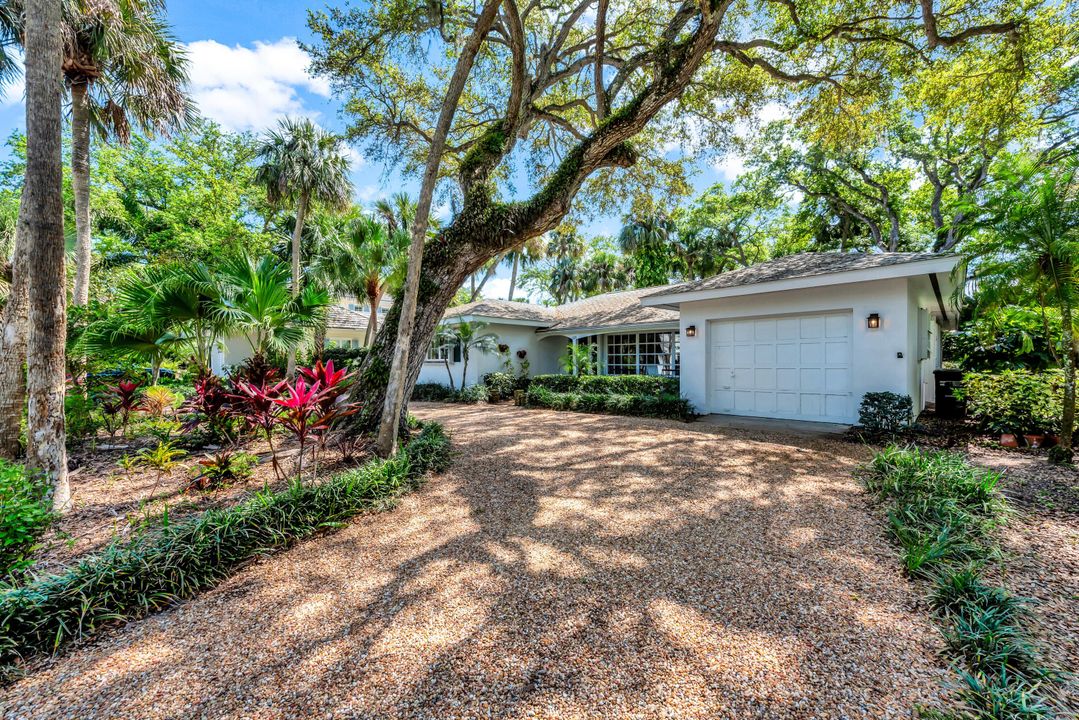 Recently Sold: $1,295,000 (2 beds, 2 baths, 1746 Square Feet)