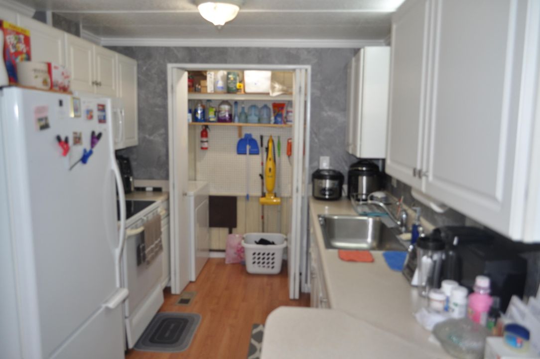 For Sale: $75,000 (3 beds, 2 baths, 1224 Square Feet)