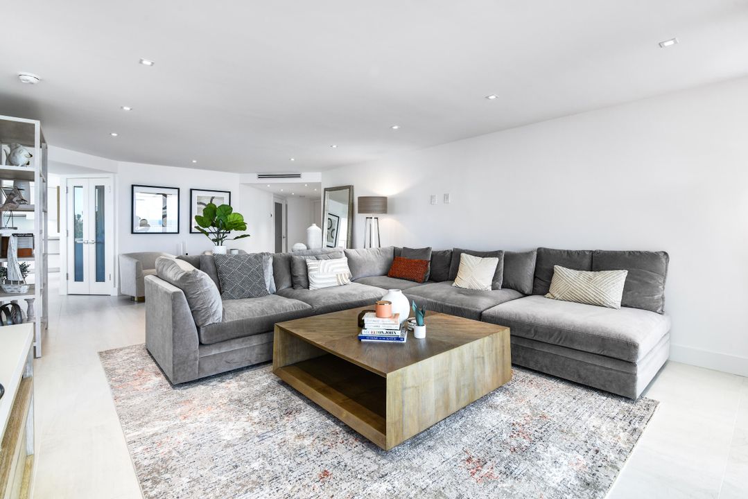 Active With Contract: $2,500,000 (2 beds, 2 baths, 1614 Square Feet)