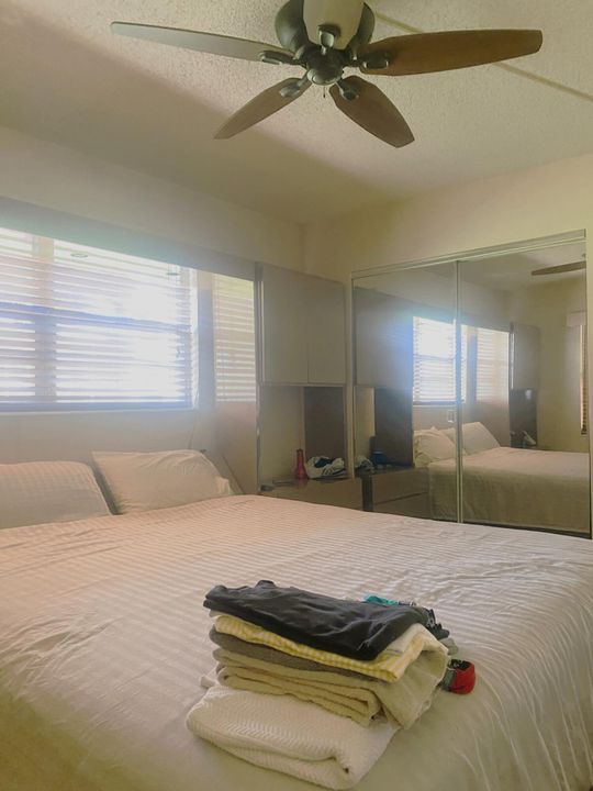 Active With Contract: $122,000 (2 beds, 1 baths, 840 Square Feet)