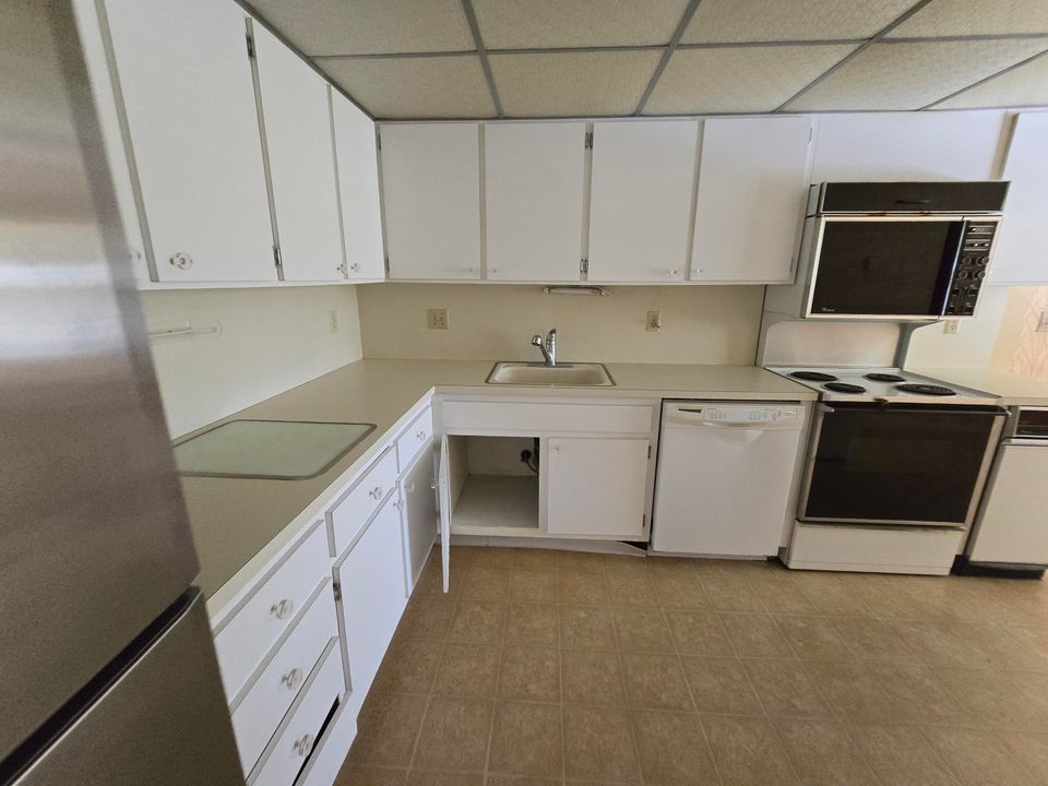 For Sale: $45,000 (2 beds, 2 baths, 1712 Square Feet)