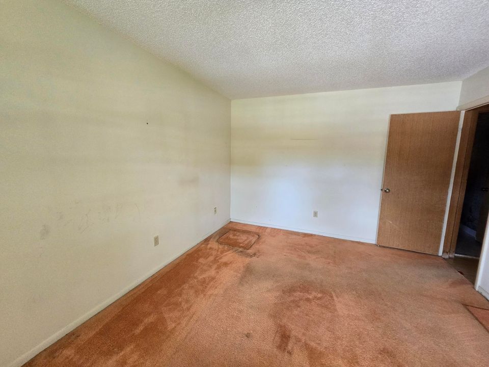 For Sale: $45,000 (2 beds, 2 baths, 1712 Square Feet)