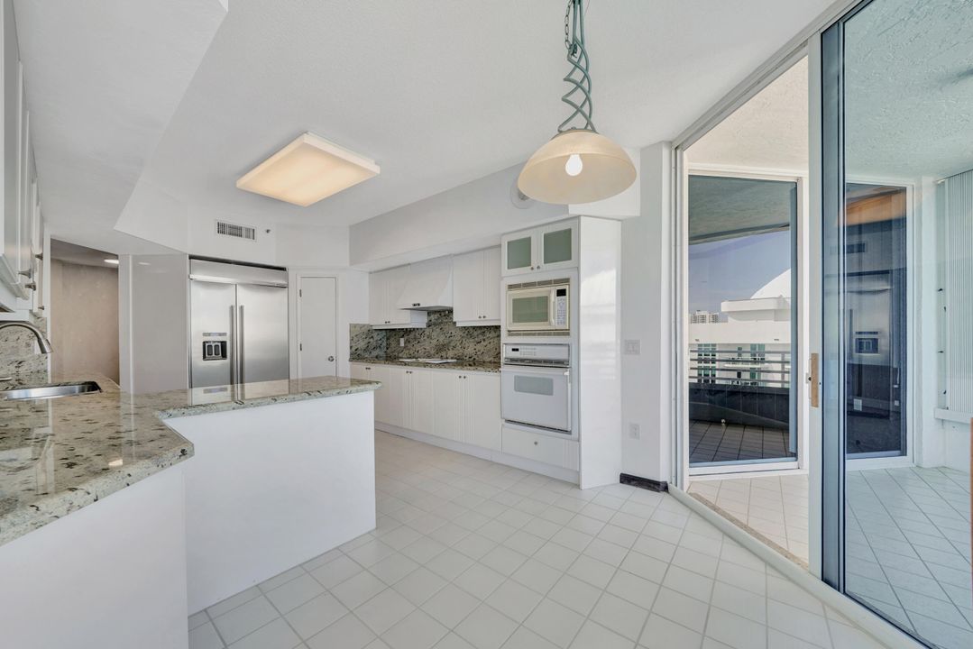Active With Contract: $1,200,000 (3 beds, 3 baths, 3000 Square Feet)