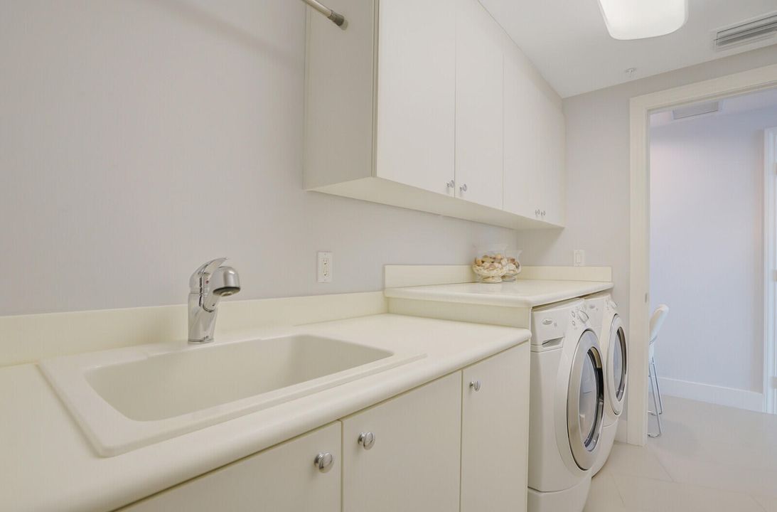 Active With Contract: $7,500 (2 beds, 2 baths, 1983 Square Feet)