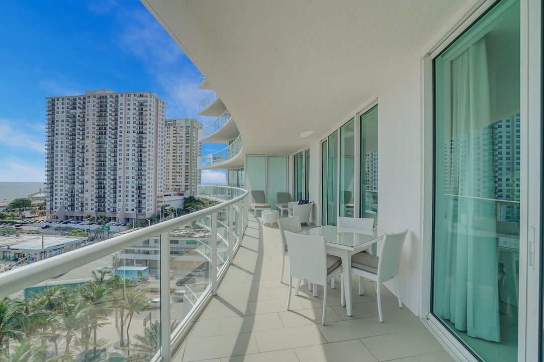 Active With Contract: $7,500 (2 beds, 2 baths, 1983 Square Feet)