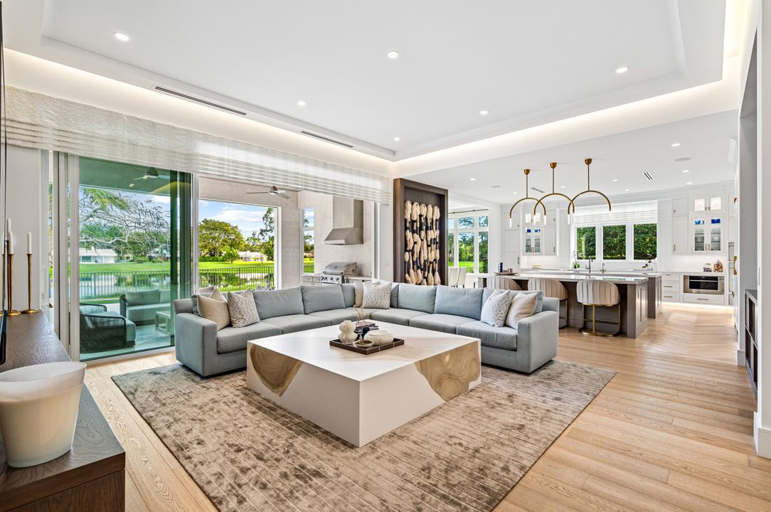 For Sale: $6,995,000 (6 beds, 6 baths, 8182 Square Feet)