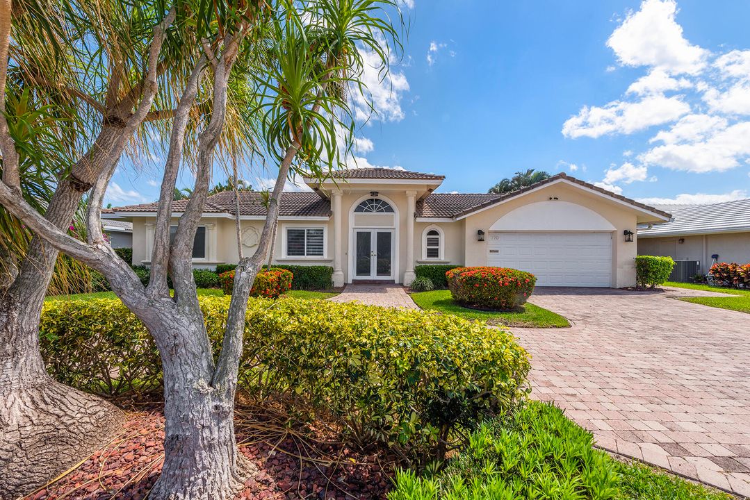 Active With Contract: $2,450,000 (3 beds, 2 baths, 2099 Square Feet)