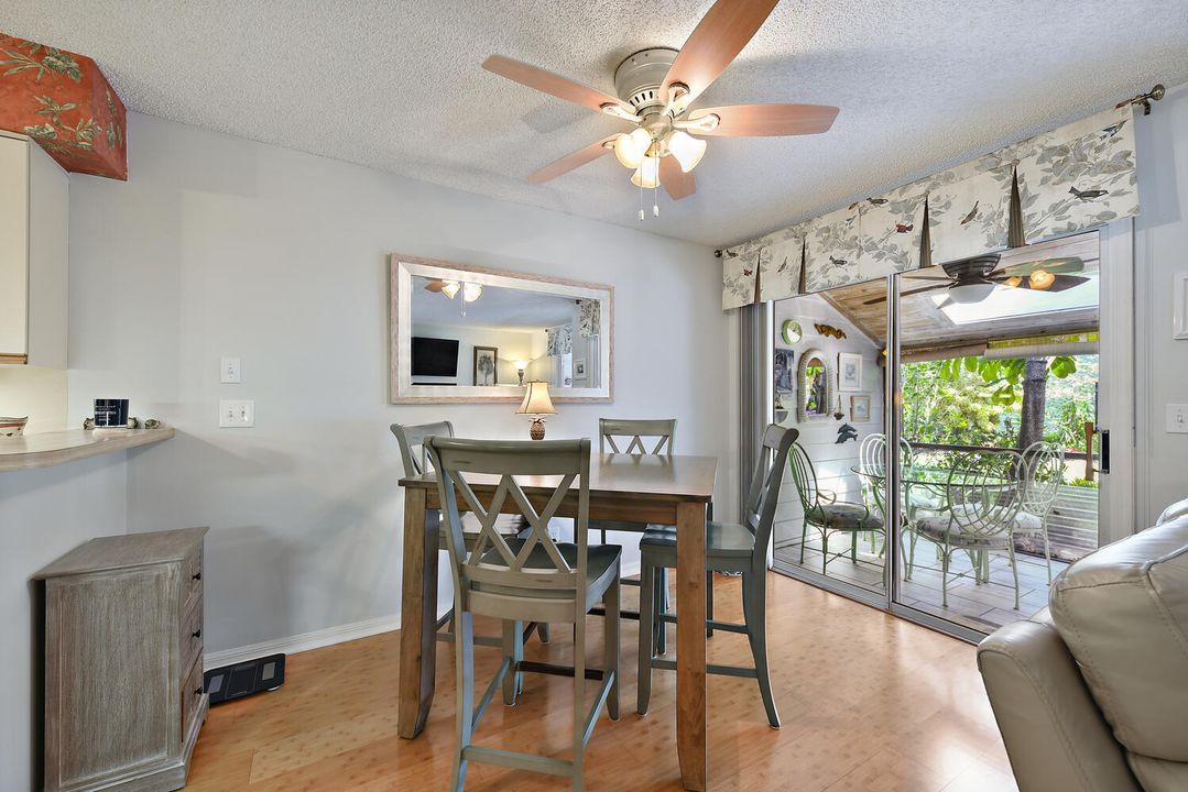 For Sale: $329,999 (2 beds, 2 baths, 1299 Square Feet)