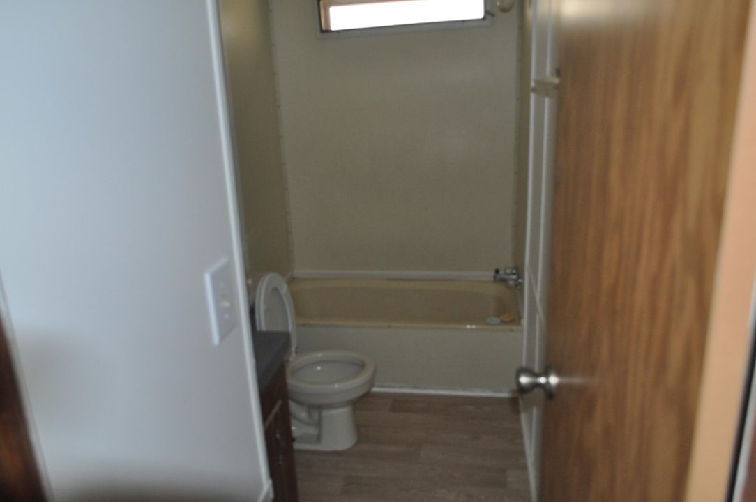 For Sale: $42,000 (2 beds, 2 baths, 600 Square Feet)