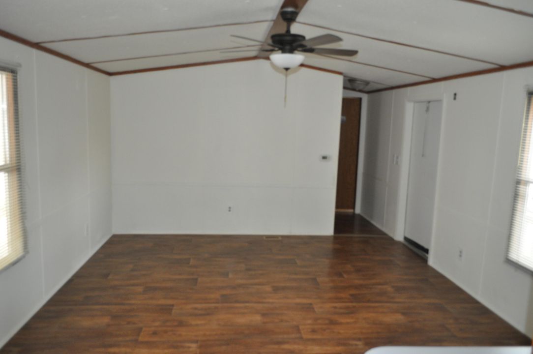For Sale: $42,000 (2 beds, 2 baths, 600 Square Feet)