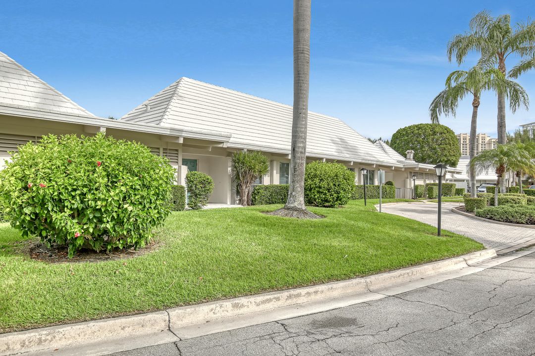 Active With Contract: $4,500 (2 beds, 2 baths, 1143 Square Feet)