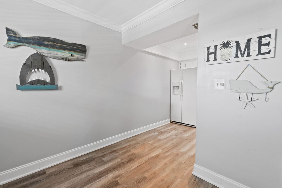 For Sale: $253,900 (2 beds, 1 baths, 820 Square Feet)