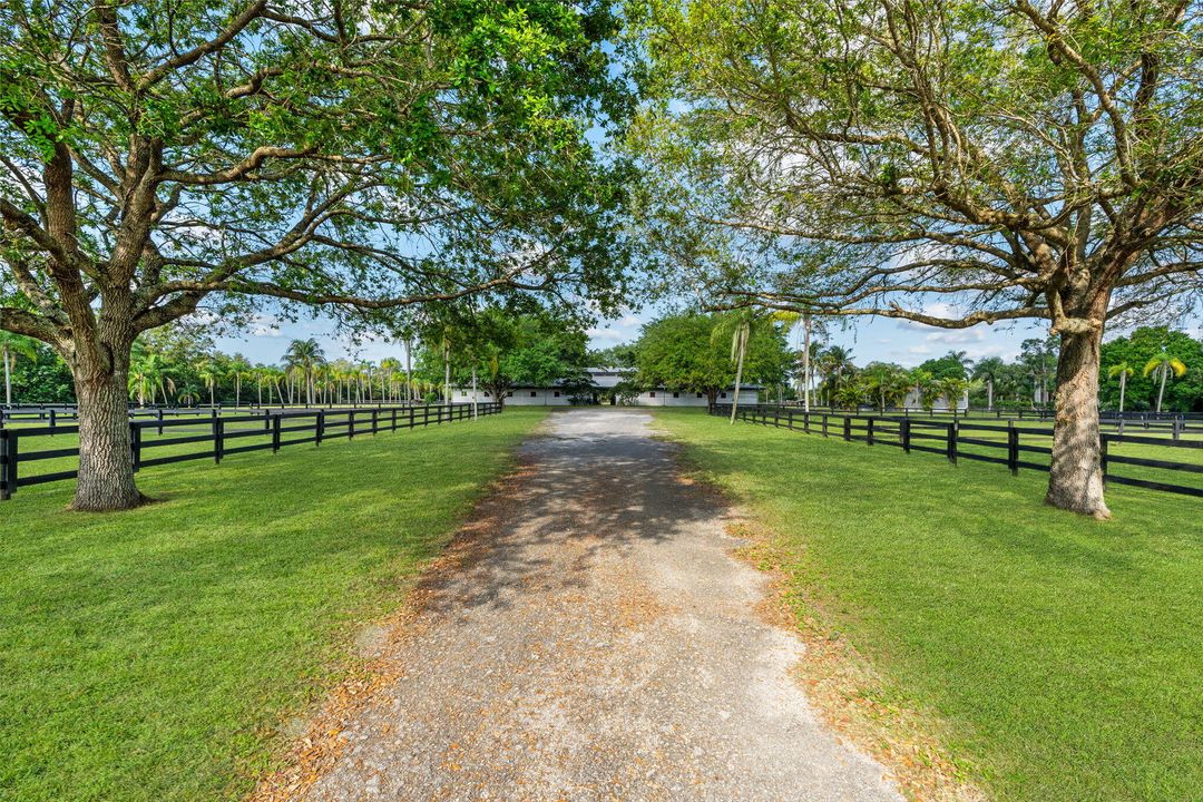 For Sale: $2,690,000 (4 beds, 3 baths, 1249 Square Feet)