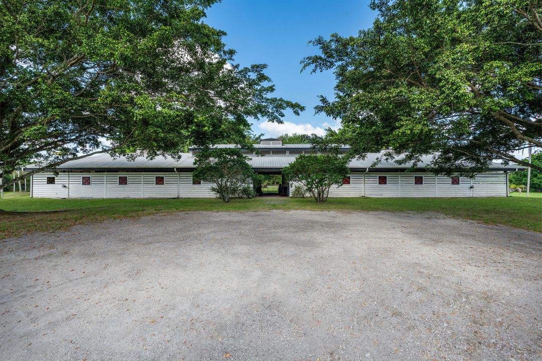 For Sale: $2,690,000 (4 beds, 3 baths, 1249 Square Feet)