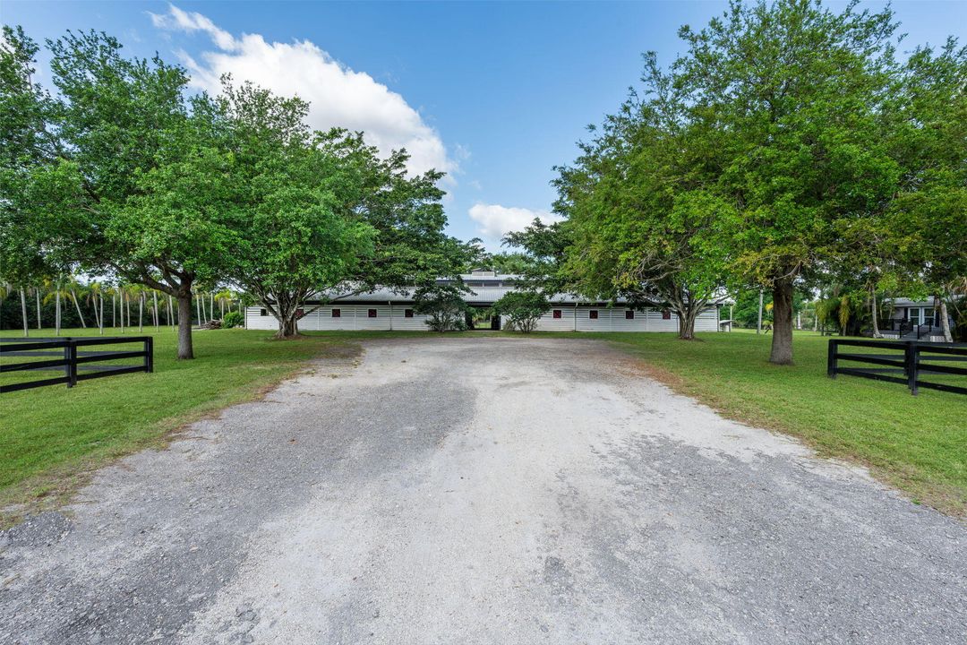 For Sale: $2,690,000 (4 beds, 3 baths, 1249 Square Feet)