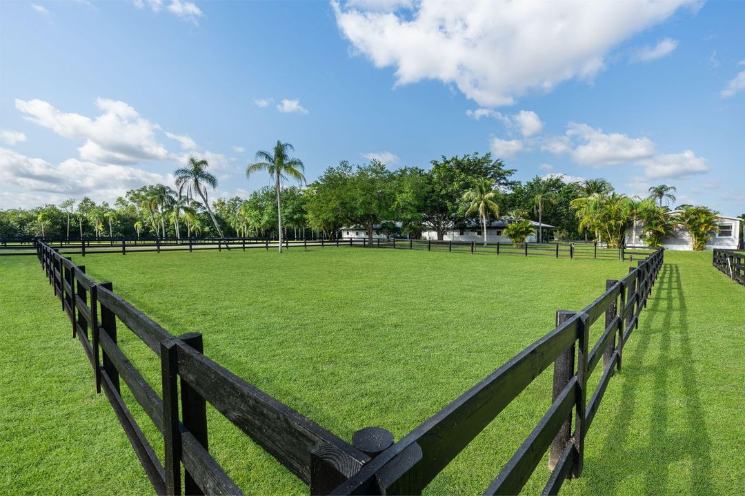 For Sale: $2,690,000 (4 beds, 3 baths, 1249 Square Feet)