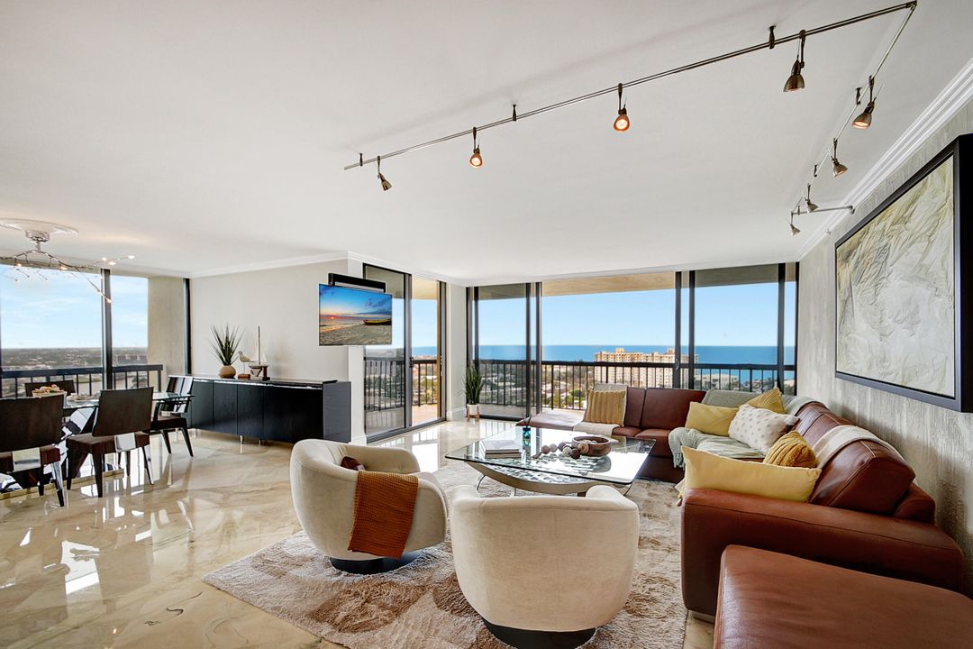 Active With Contract: $2,100,000 (3 beds, 2 baths, 2070 Square Feet)