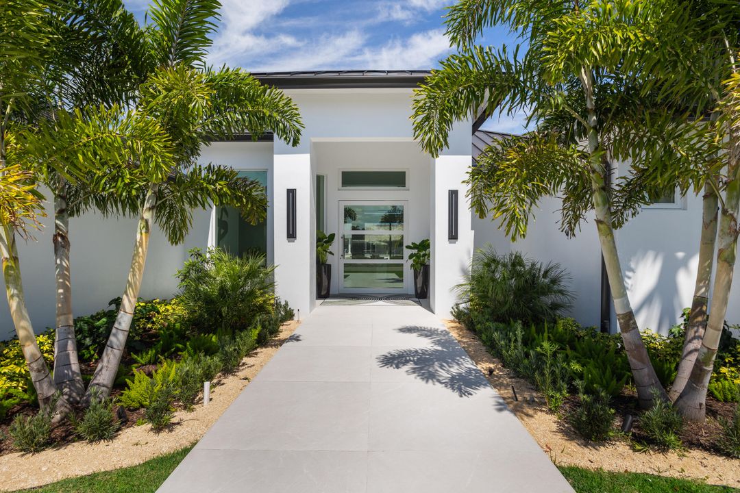 For Sale: $4,950,000 (4 beds, 3 baths, 2583 Square Feet)