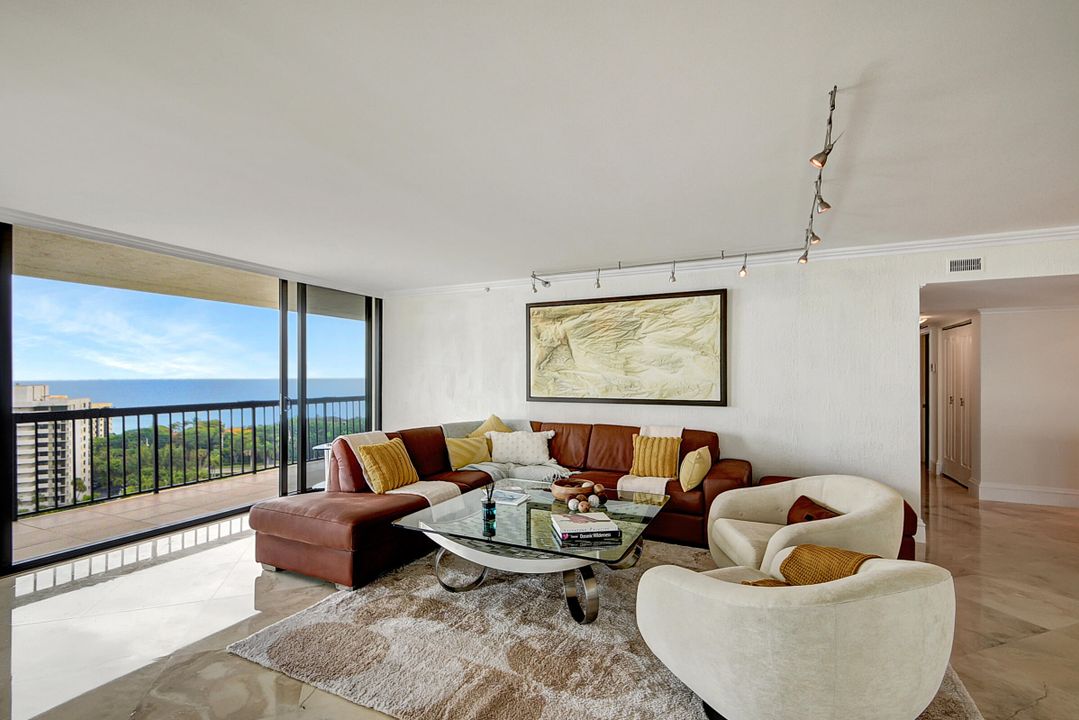 Active With Contract: $2,100,000 (3 beds, 2 baths, 2070 Square Feet)