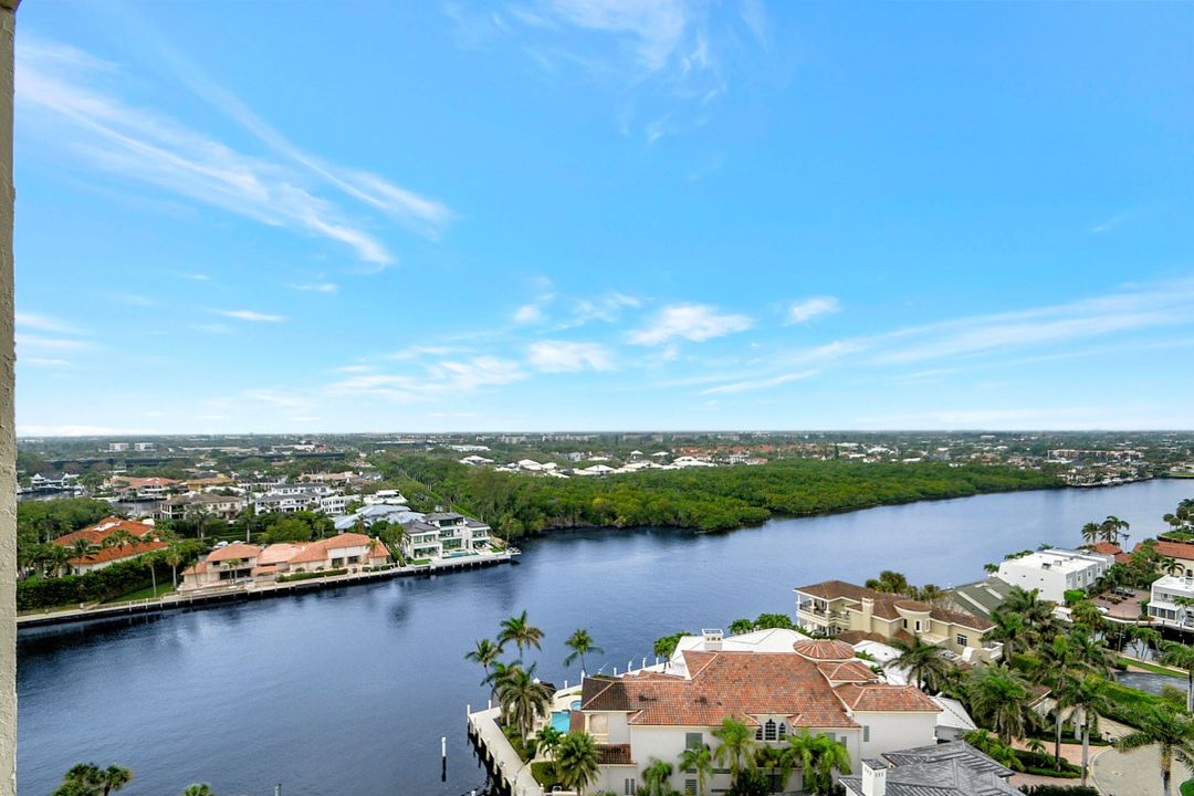 Active With Contract: $2,100,000 (3 beds, 2 baths, 2070 Square Feet)