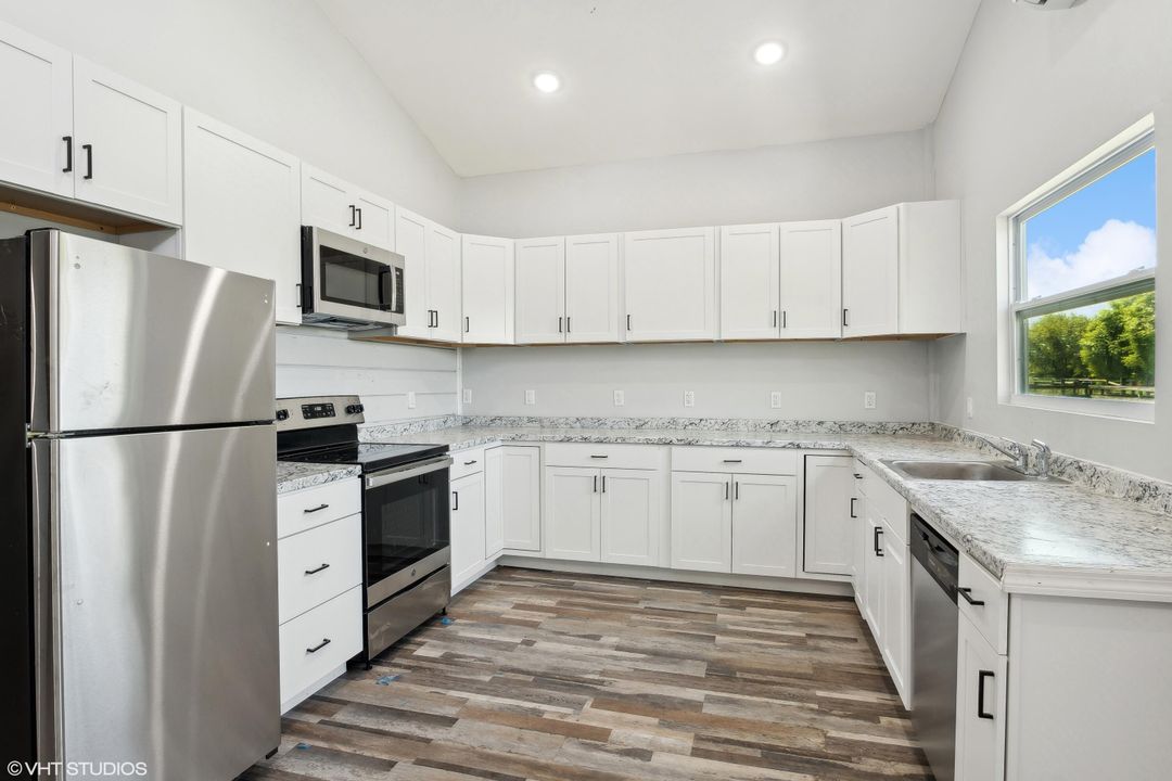 For Sale: $1,200,000 (4 beds, 2 baths, 2432 Square Feet)