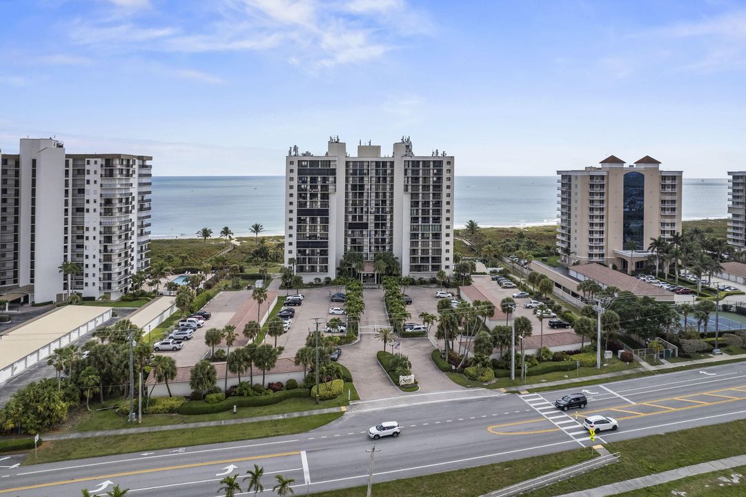 Active With Contract: $449,999 (2 beds, 2 baths, 1207 Square Feet)