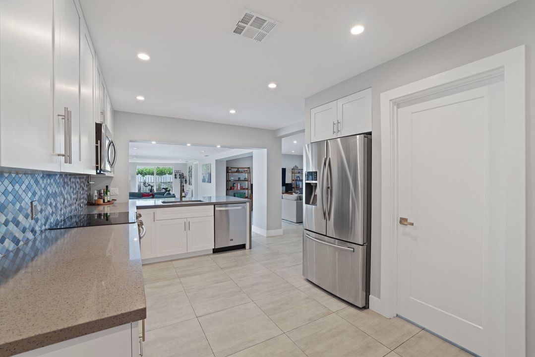 Active With Contract: $799,000 (3 beds, 3 baths, 2031 Square Feet)