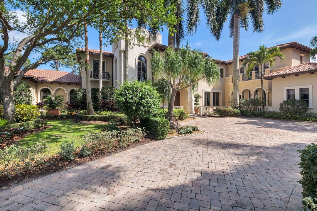 For Sale: $9,995,000 (5 beds, 7 baths, 9017 Square Feet)