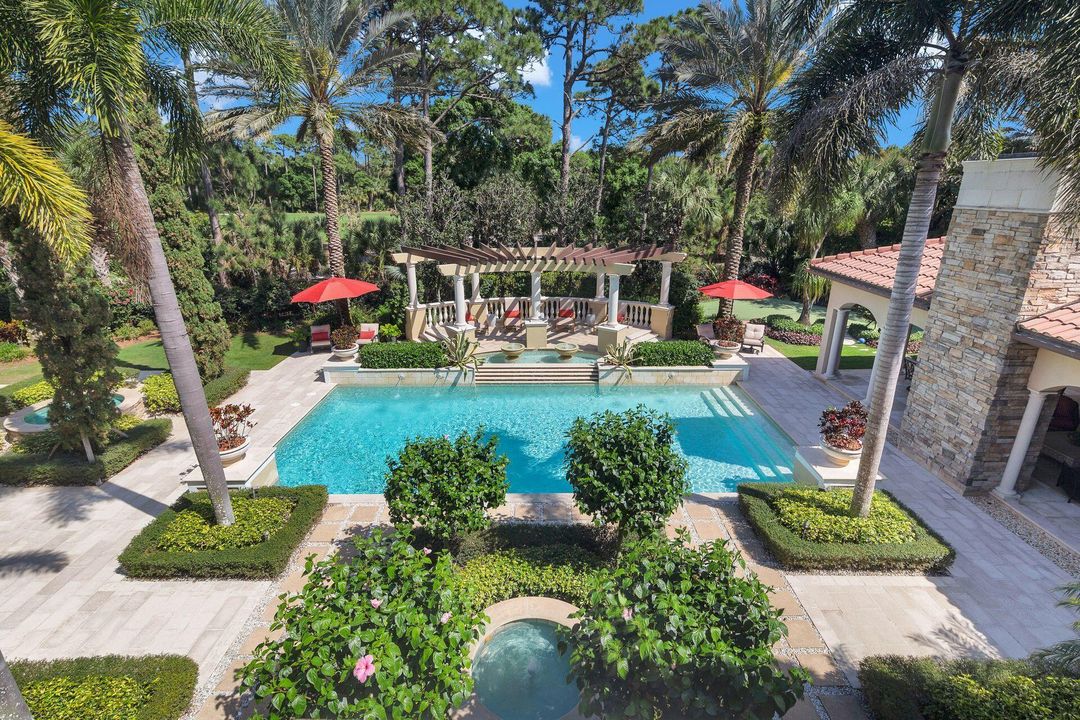 For Sale: $9,995,000 (5 beds, 7 baths, 9017 Square Feet)